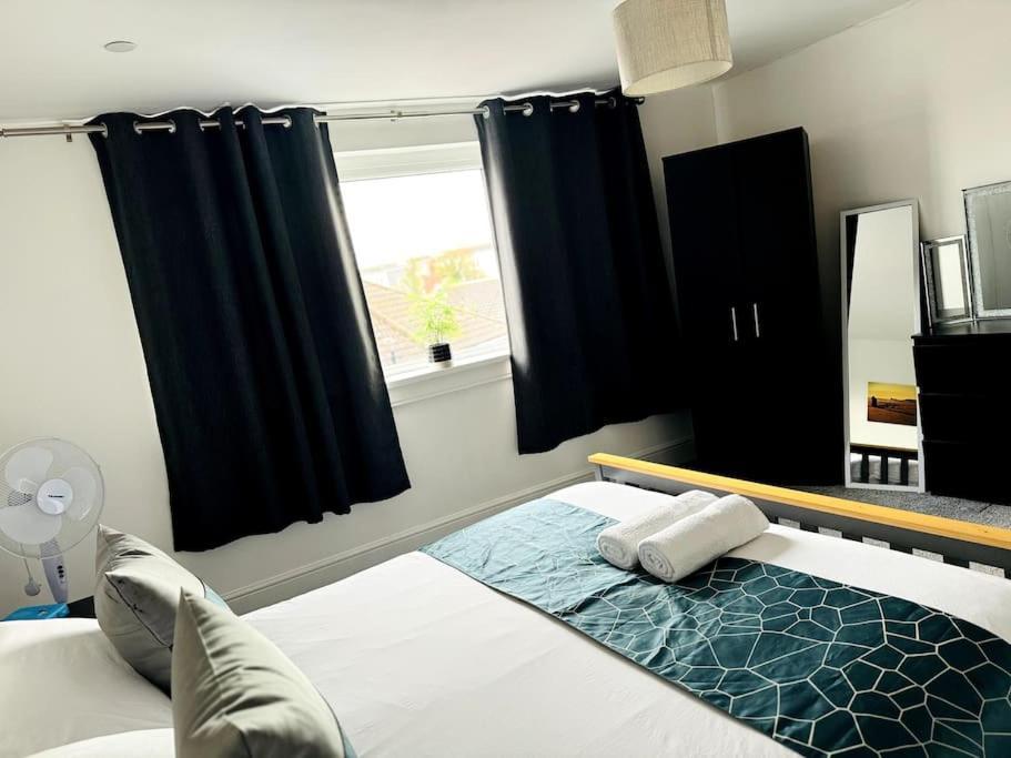 Luxe Living Family Home - Beach, Wifi, Parking Swansea Exterior foto